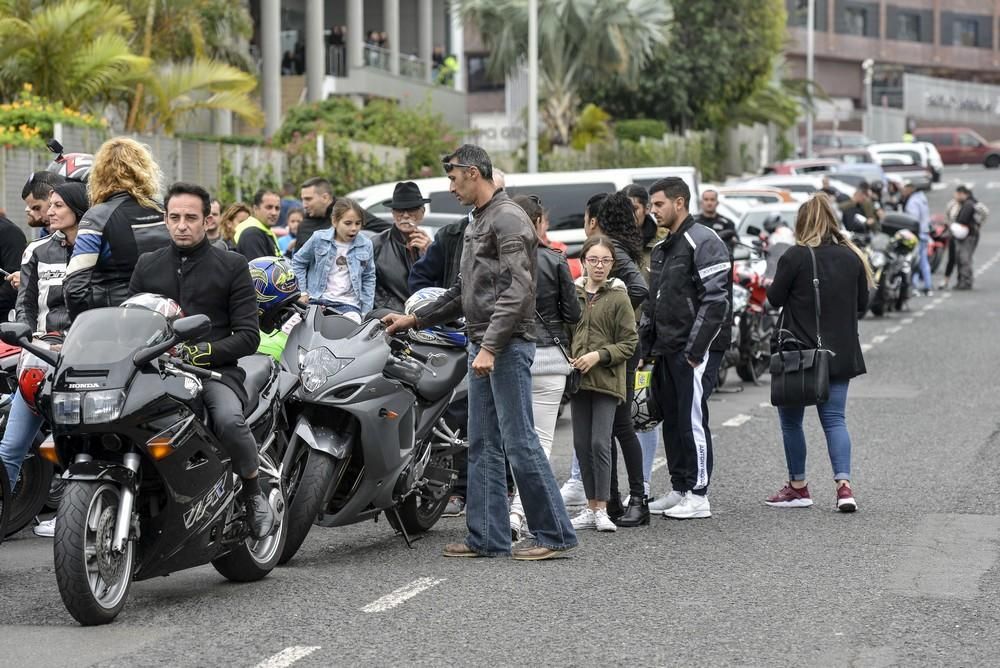 Homenaje de los moteros fallecidos en el accidente de Mogán