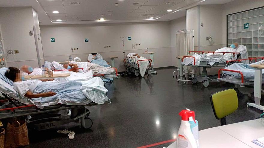 Las Urgencias de Son Espases, colapsadas y con más de 62 pacientes sin cama