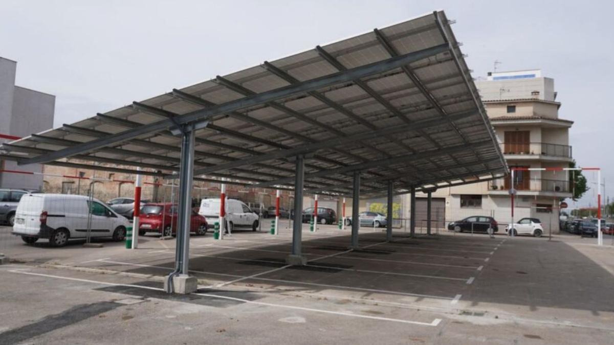 Manacor activa un plan solar para no depender de la electricidad en sus instalaciones públicas | SEBASTIÀ SANSÓ  