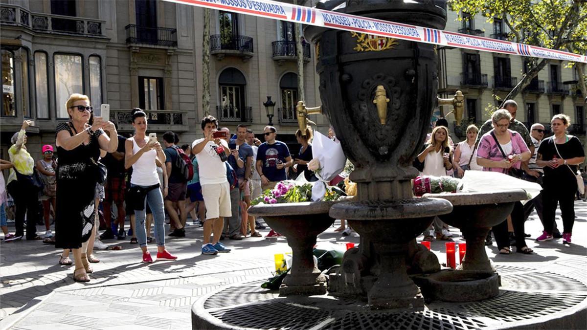 La Fuente de Canaletas, de luto