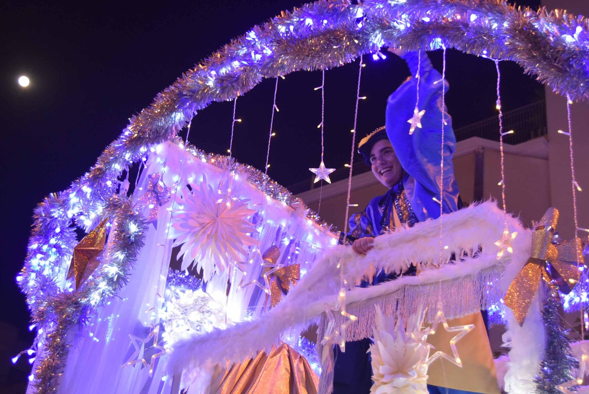 Mira aquí la galería de fotos completa de los Reyes Magos en Santa Eulària