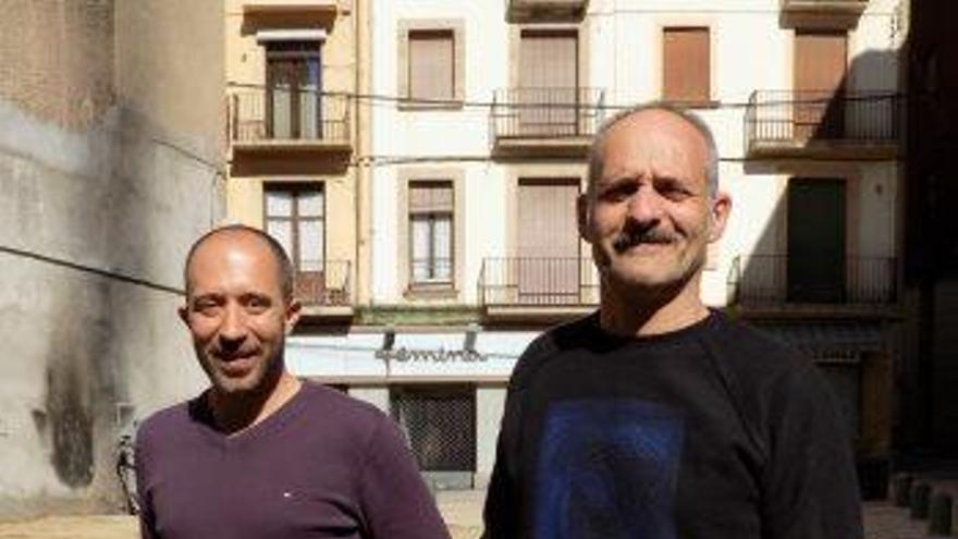 Aloy i Majó a la nova placeta creada el 2016 a Urgell amb Mel, ahir