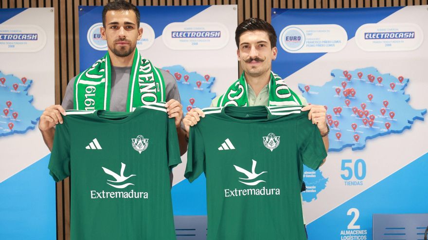 Diego Gómez y Rubén Sanchidrián, este martes en la sede central de Electrocash.
