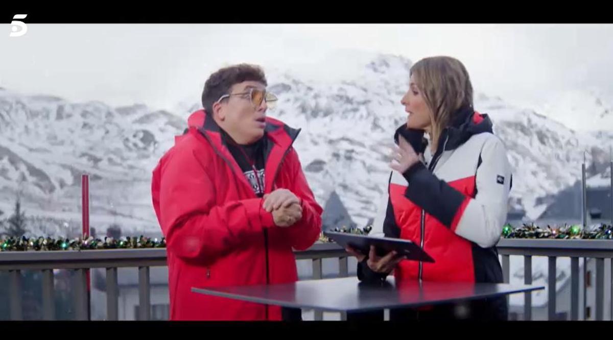 Xuxo Jones y Sandra Barneda promocionando las campanadas de Tele 5