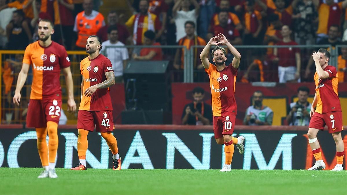 Mertens celebra su tanto contra Zalgiris