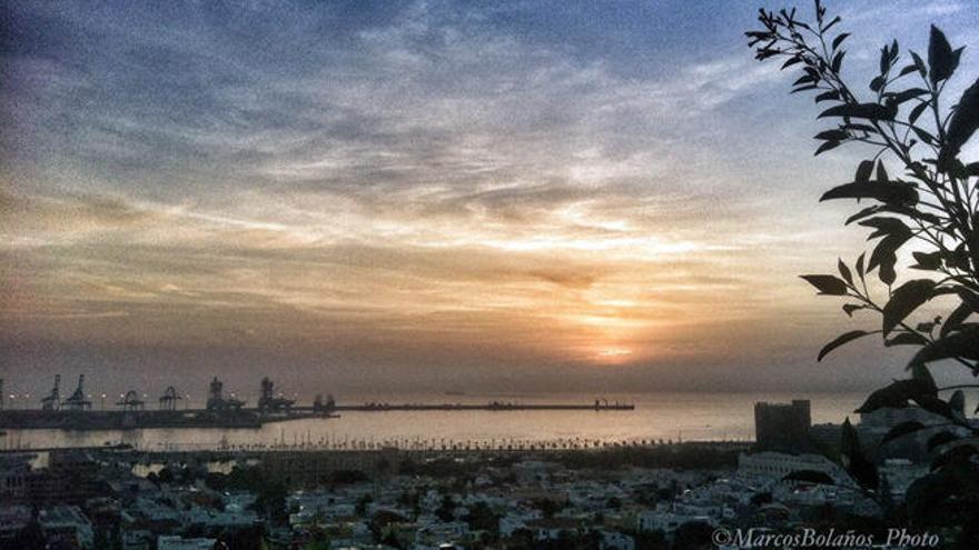 Amanecer en la capital grancanaria este viernes 2 de octubre. AUTOR: MARCOS BOLAÑOS