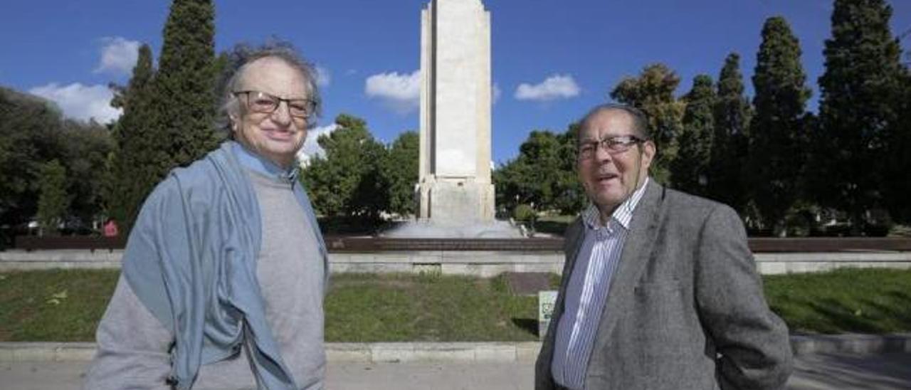 Guillem Darder, a favor de mantener el monolito,  y Francisco Ferrer, en contra del monumento franquista del parque de sa Feixina.