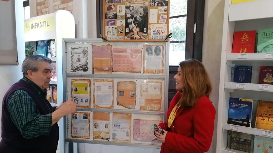 Correos rinde homenaje a la figura de la mujer en la nueva exposición de la oficina principal de Málaga