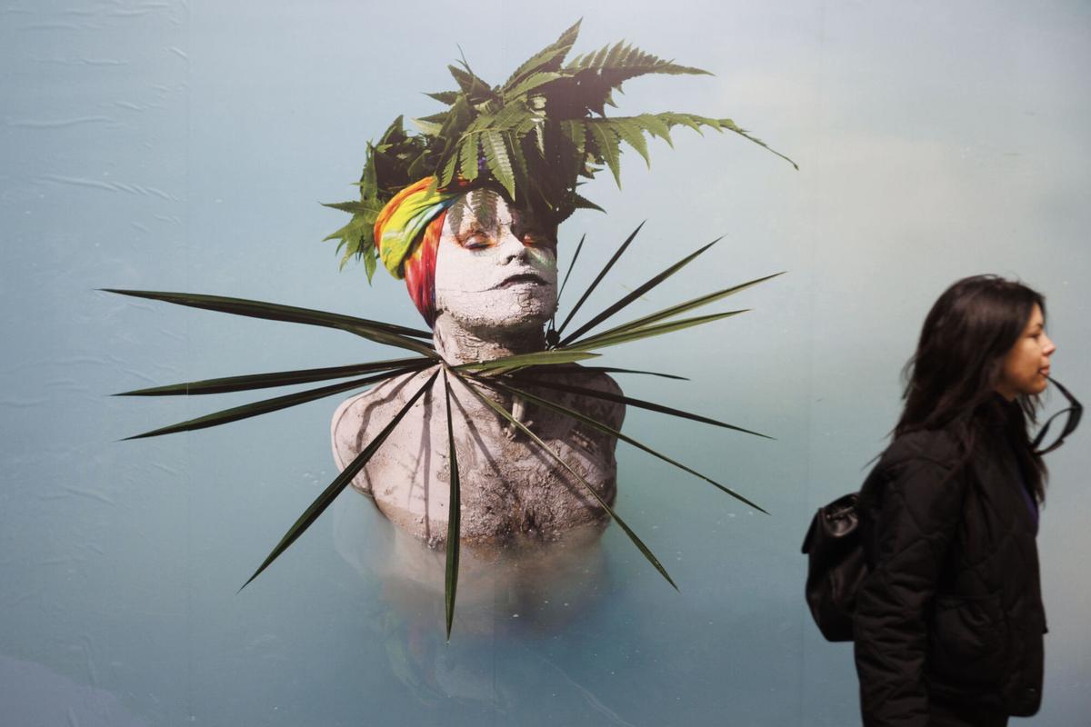 Obra "Pueblo Mundurucu o Wuyjuyu", de Uyra, que se puede ver en el Espacio Amazonia, en el primer día de la feria de arte contemporáneo Arcomadrid. Obra "Pueblo Mundurucu o Wuyjuyu", de Uyra, que se puede ver en el Espacio Amazonia, en el primer día de la feria de arte contemporáneo Arcomadrid.