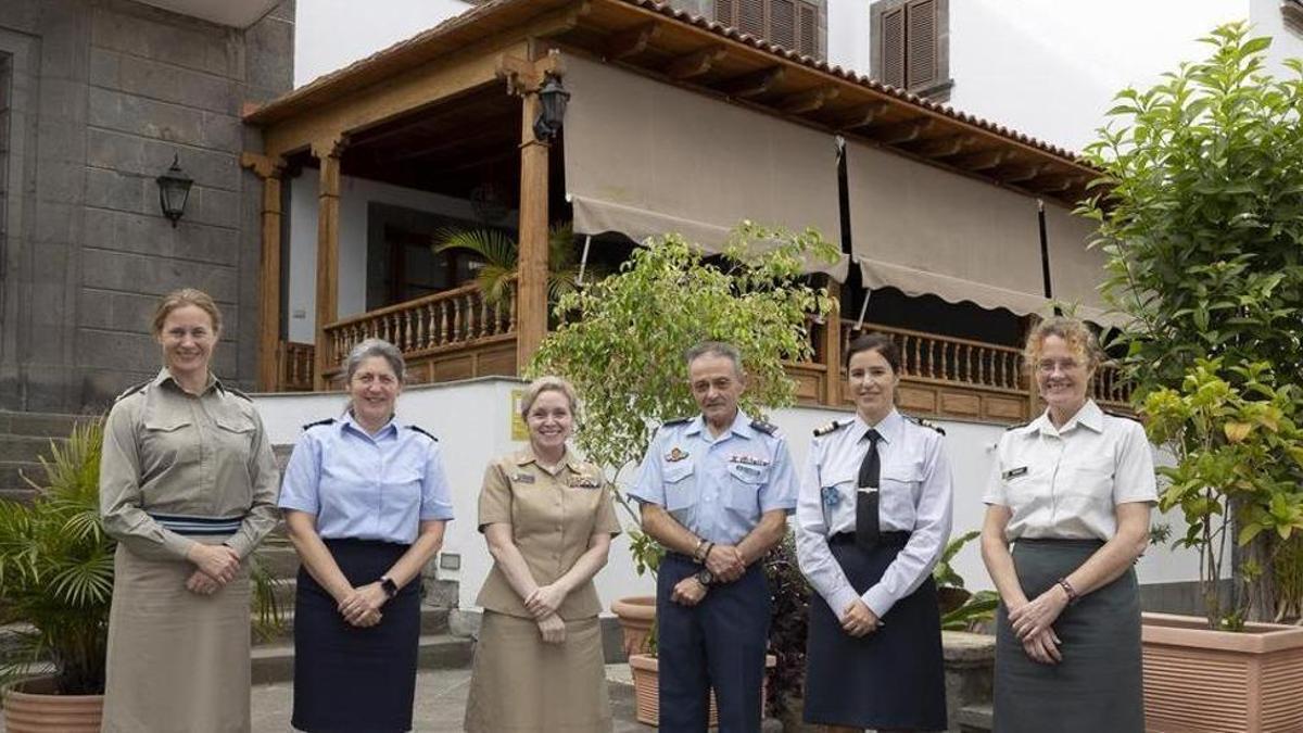 Los miembros del Comité Ejecutivo de Perspectiva de Género de la OTAN.