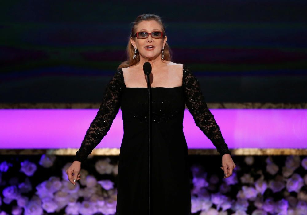 La actriz estadounidense Carrie Fisher, conocida por su papel de la princesa Leia en "Star Wars", falleció hoy a los 60 años.