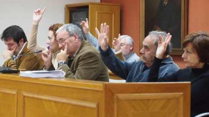 El grupo socialista renuncia a acudir a FITUR a cuenta de las arcas municipales tras haberlo aceptado