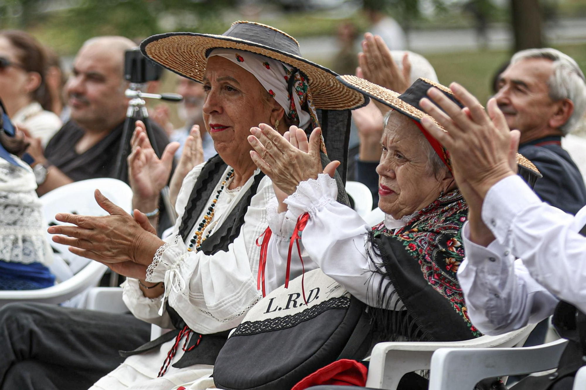 Las fiestas del barrio llenan O Birloque de música