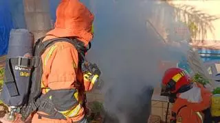 Un incendio en una depuradora en una piscina particular obliga a actuar a los bomberos en Picassent