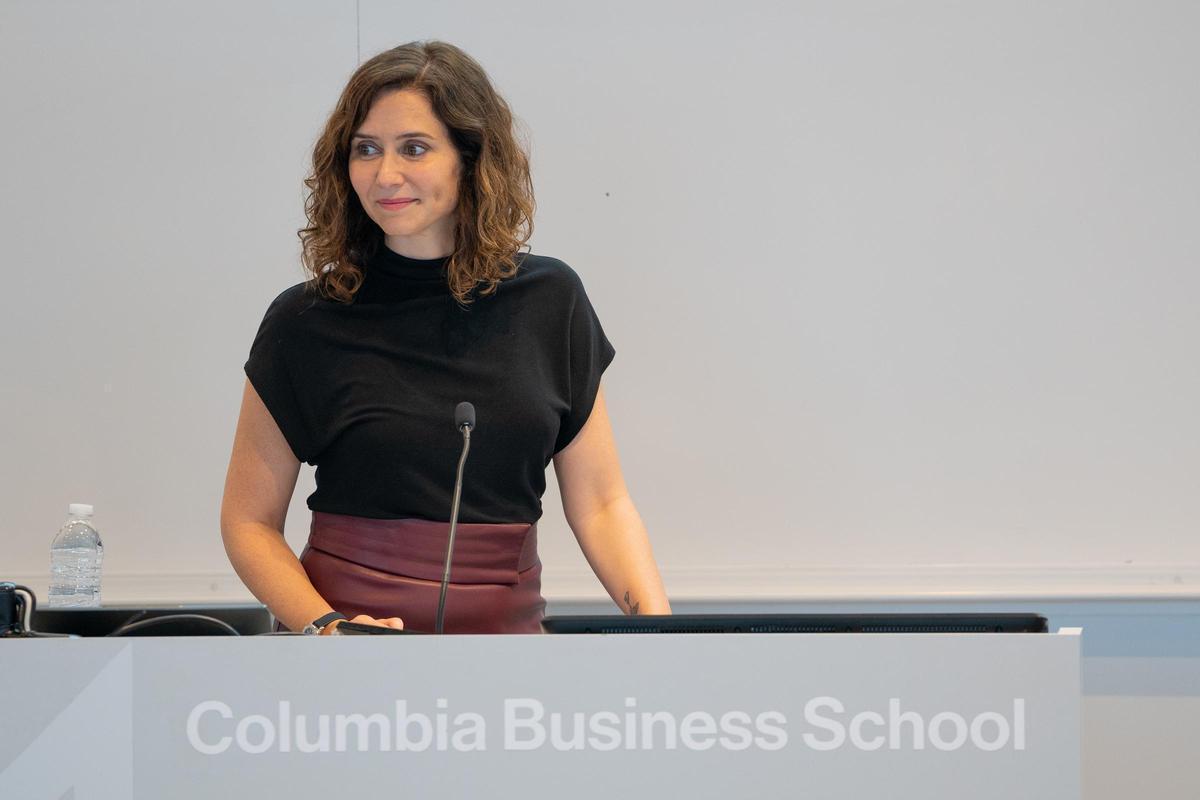 La presidenta de la Comunidad de Madrid, Isabel Díaz Ayuso, en Columbia Business School.