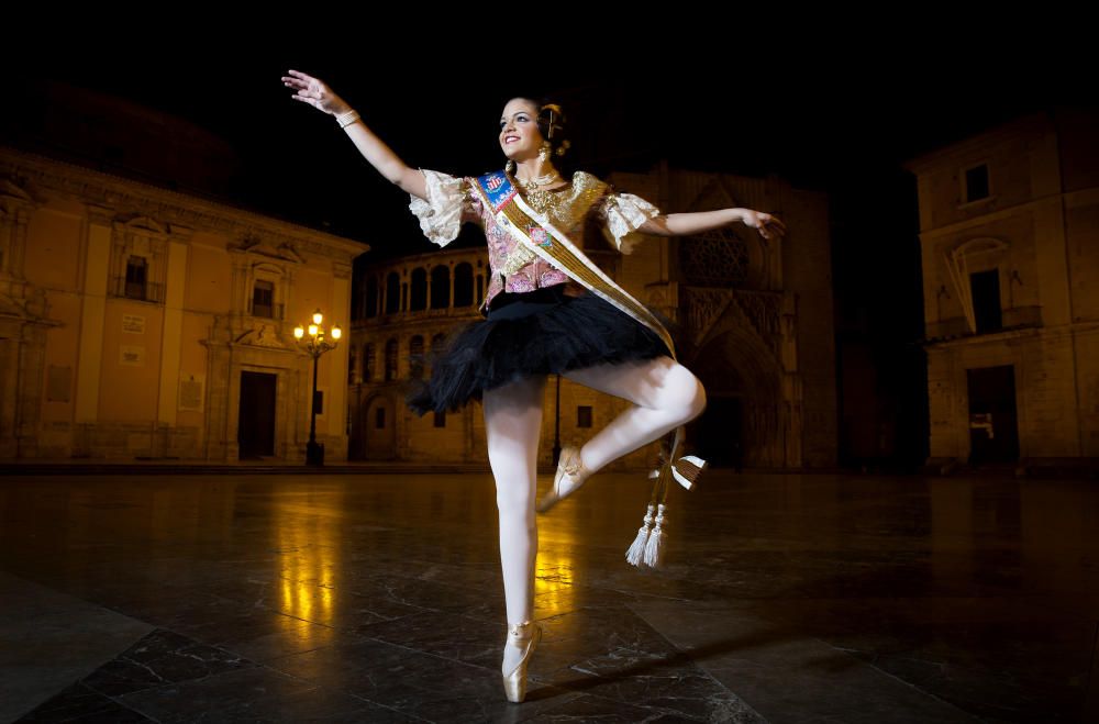 Andrea Frasquet haciendo puntas en mitad de la noche