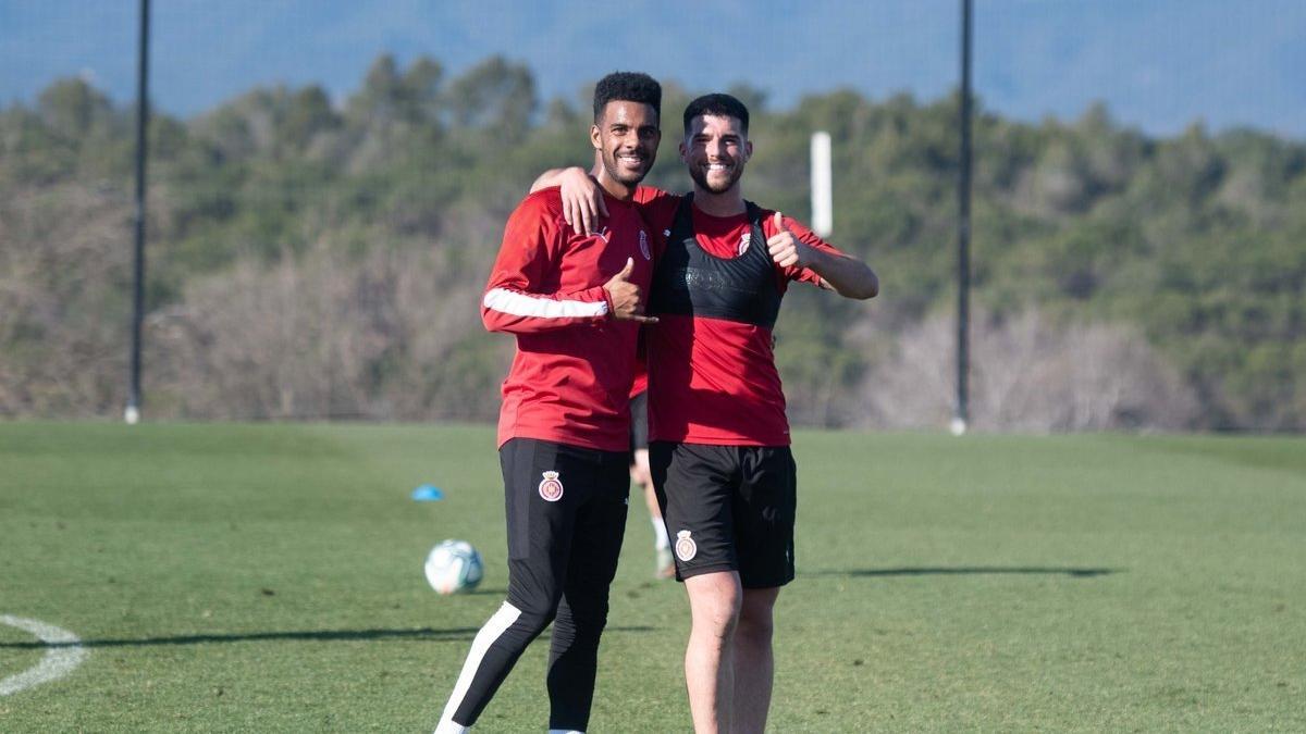 Jonas Ramalho y Jordi Calavera, en un entrenamiento del Girona.