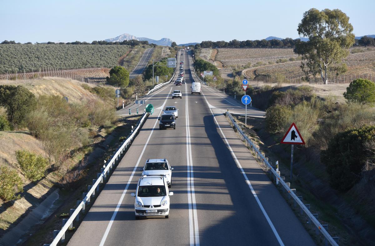 Carretera N-432 a su paso por Córdoba.