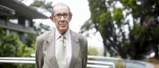 Adiós a Juan Velarde, gran maestro de la economía y extraordinario divulgador que siempre pensaba en Asturias