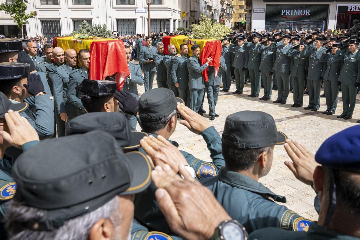 Vista de la misa funeral en honor a los dos agentes de la Guardia Civil fallecidos.