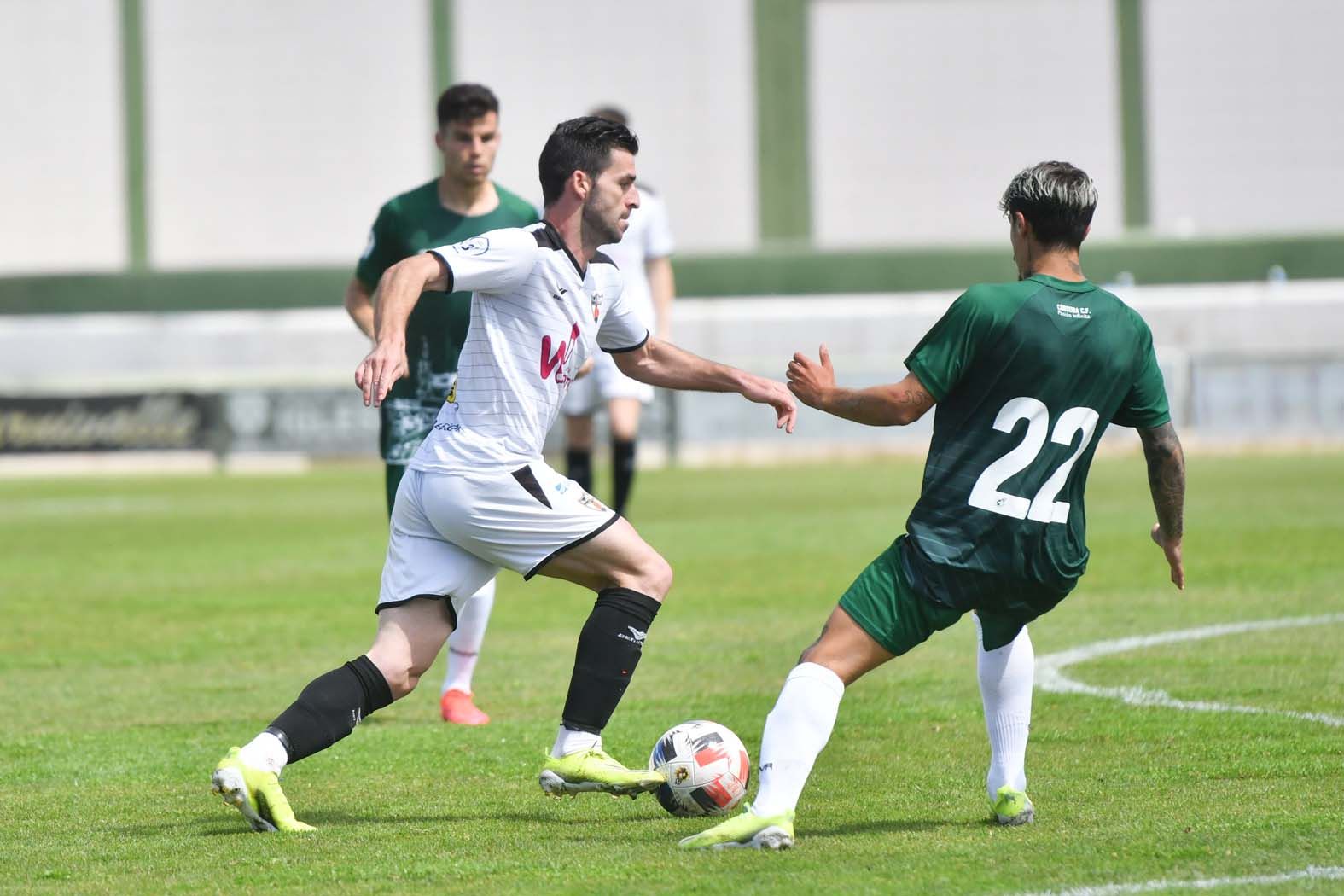 El triunfo del Pozobblanco ante el Córdoba B, en imágenes