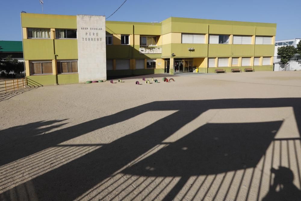 Protesta de pares i alumnes de l'escola Pere Torrent de Lloret