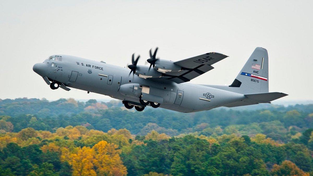 La Fuerza Aérea Estadounidense transformar sus aviones de transporte en bombarderos