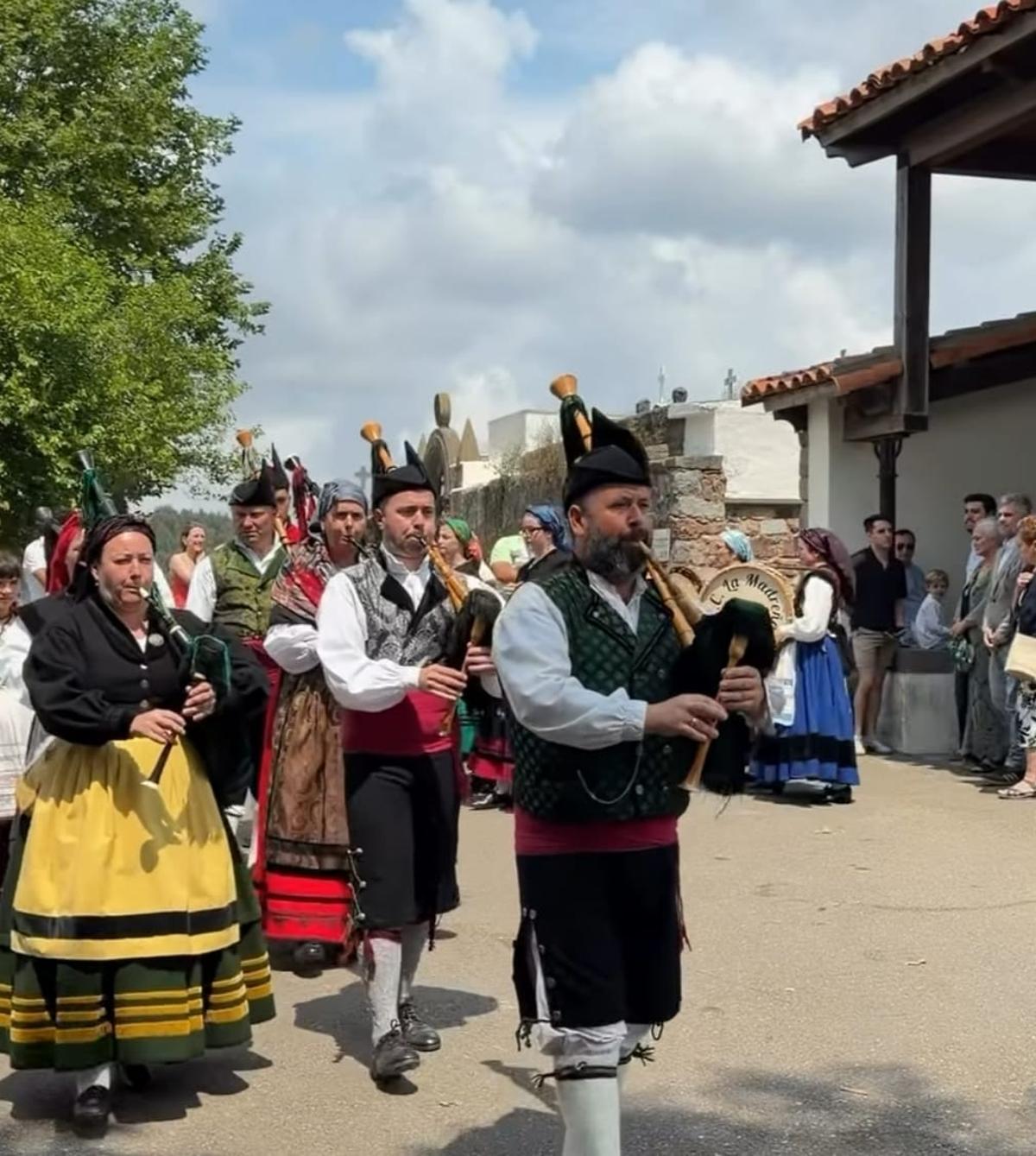 En imágenes: Santiago de Arlós salió en procesión