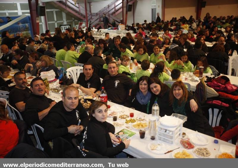 GALERÍA DE FOTOS -- Multitudinario Sopar de Colles