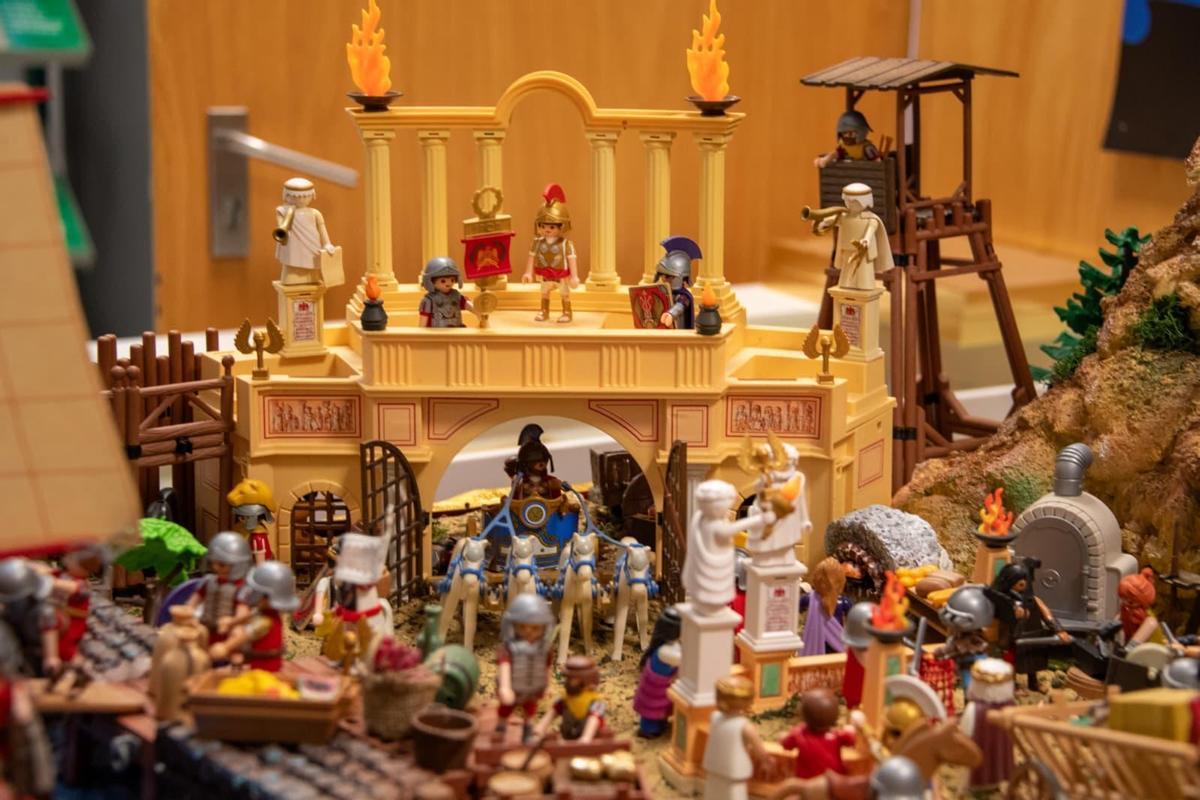 Detalle del belén de la Real Hermandad del Rocío de Málaga, en la sede del IAJ.