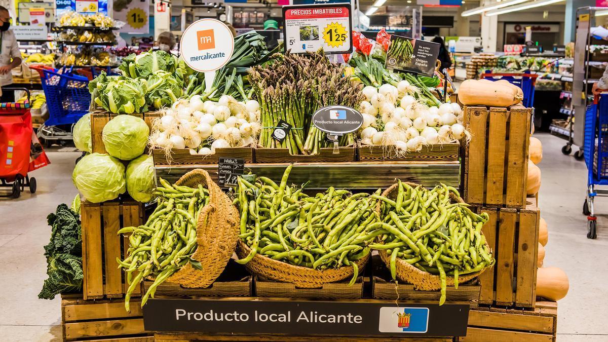 Alicante sufre un desabastecimiento de producto local en los supermercados al haber caído el suministro un 25%