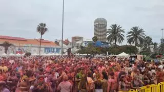 Más de 2.000 personas disfrutan del 'Holi Fest' en Las Palmas de Gran Canaria