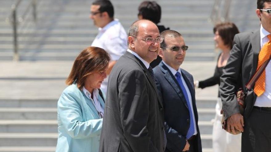 Jesús Ruiz Casado, antiguo presidente de Aifos, y su mujer.