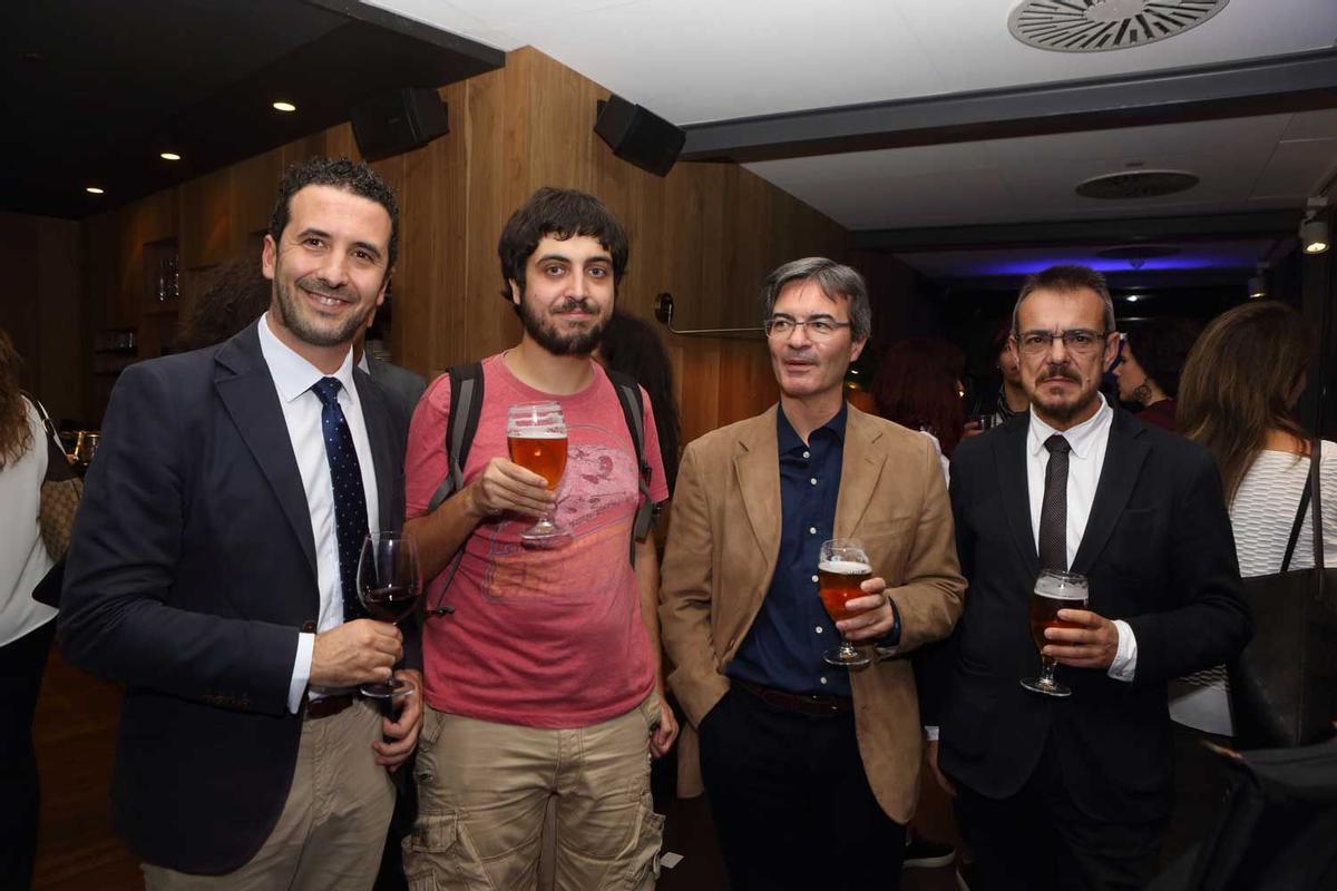 Chema Hidalgo, jefe de publicidad de VIAJAR; Carlos Morales, de tremendoviaje,com; Miguel Rodríguez, de Korean Air; y Carlos Cerro, director de publicidad.