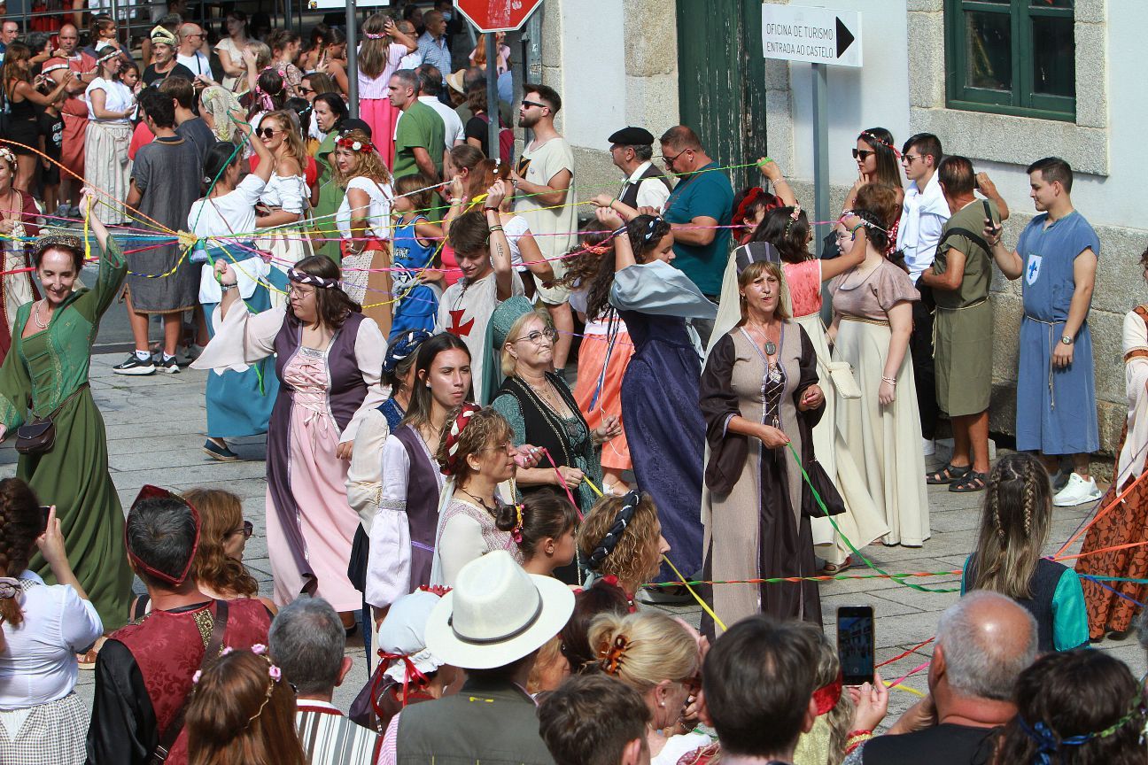 Ribadavia viaja a la Edad Media: maravedíes y fiesta en su día grande