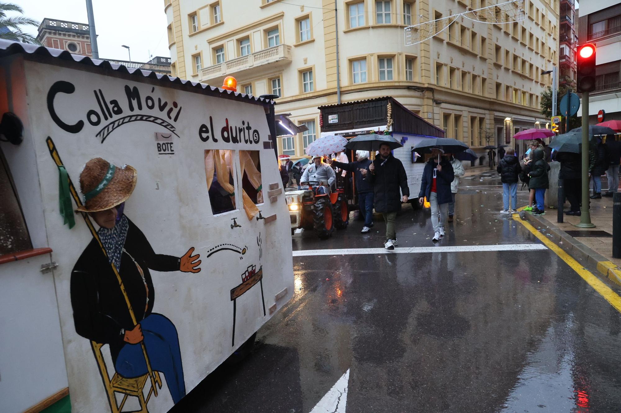 Las mejores imágenes del desfile de carros engalanados y collas de la Magdalena