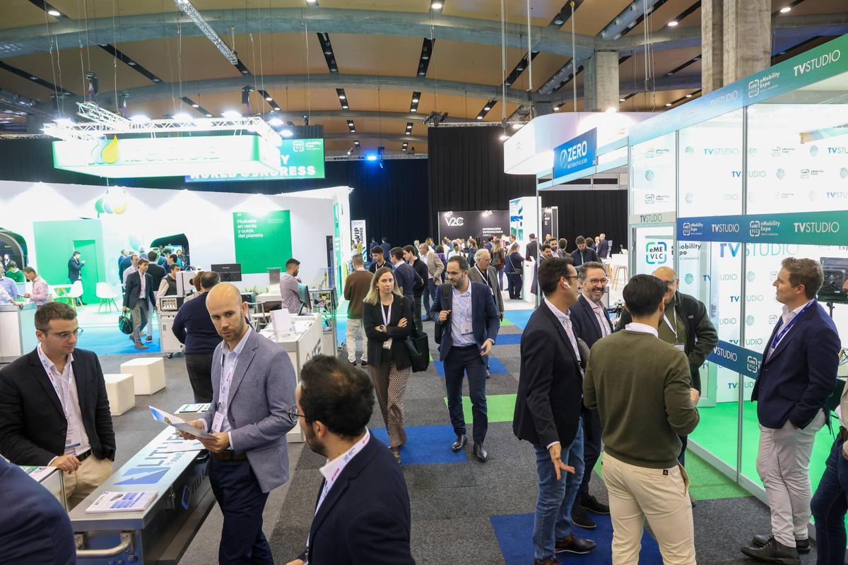 Ambiente en el congreso de la electromovilidad que se está celebrando en València.