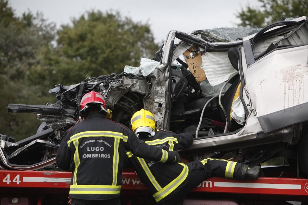 Dos fallecidos en un accidente en Aranga