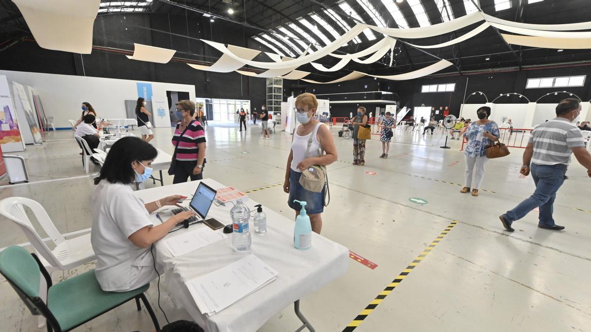 Vacunación ayer en Vila-real, donde se administró el segundo pinchazo de AstraZeneca.