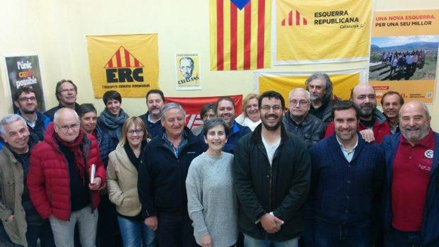 Els membres d&#039;ERC de l&#039;Alt Urgell després d&#039;una reunió.