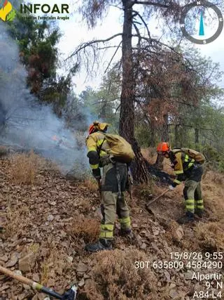 El incendio en la sierra de Algairén presenta "una evolución favorable" después de quemar 200 hectáreas