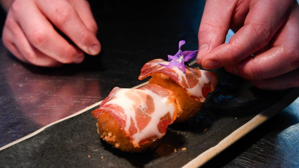 Una elaboración del restaurante Cuzeo. | MIGUEL ÁNGEL LORENZO