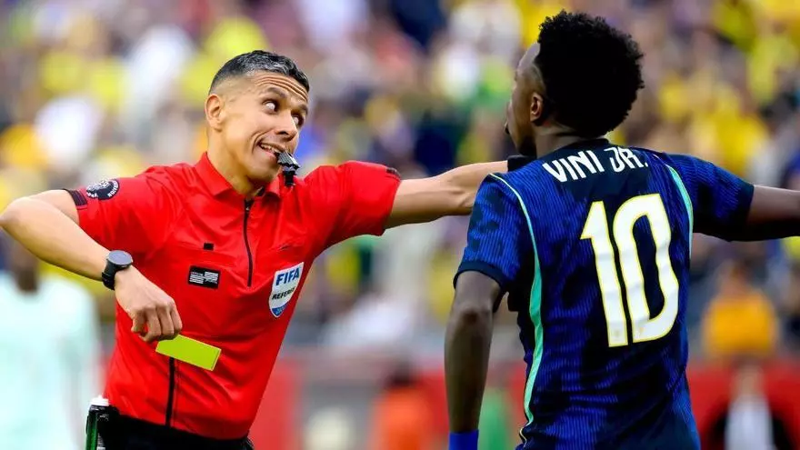 Vinícius Jr., otro partido para olvidar con Brasil y la 'torcida' pide a Neymar Jr.