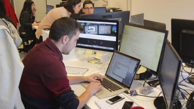Trabajadores en una empresa TIC en Galicia.   | // XOÁN ÁLVAREZ