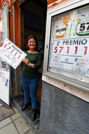 SEGUNDO PREMIO CALLE ANTONIO DE VIANA. LAS PALAMS DE GRAN CANRIA 16-11-18 LAS PALMAS DE GRAN CANARIA. Premios dela Loteria Nacional.   FOTOS: JUAN CASTRO.  | 16/11/2018 | Fotógrafo: Juan Carlos Castro