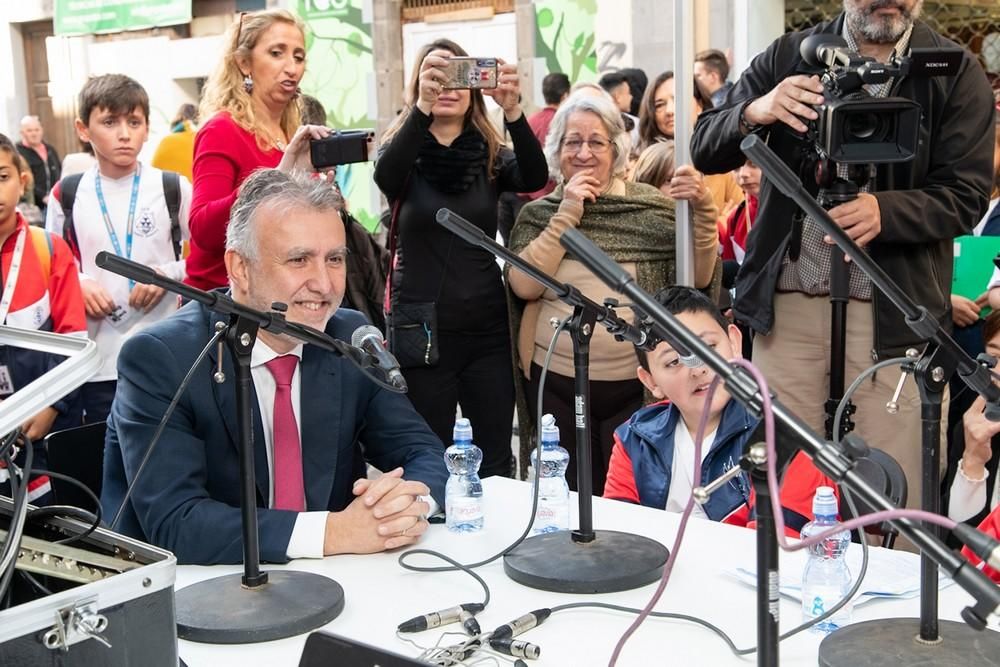 Ángel Víctor Torres participa en el evento 'De Palique, Tu radio en la calle'