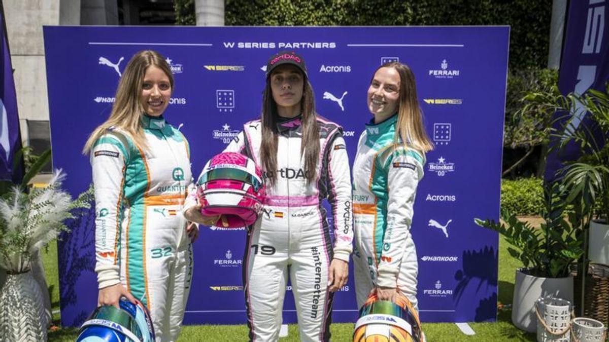 Las valencianas Nerea Martí y Marta García, junto a la barcelonesa Belén García, las tres pilotos españolas de las W Series