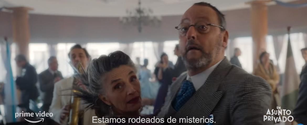 Ángela Molina y Jean Reno en el salón del Real Club Náutico de Vigo.