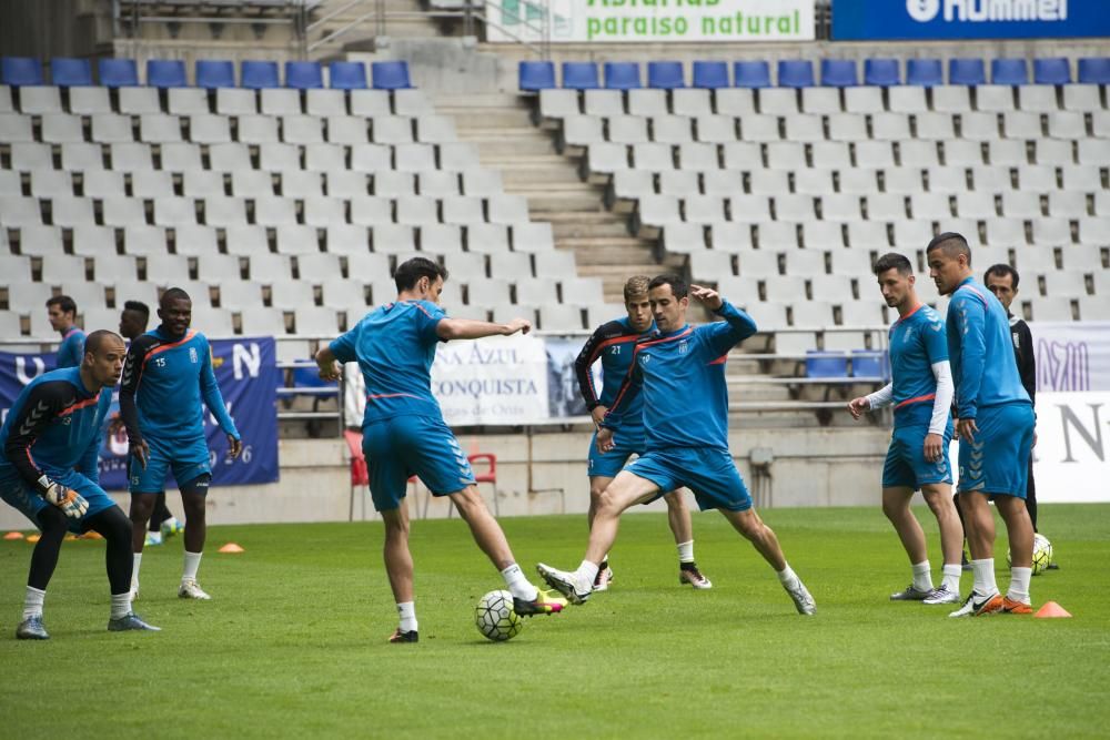 Foto oficial del Real Oviedo y entrenamiento en el Tartiere