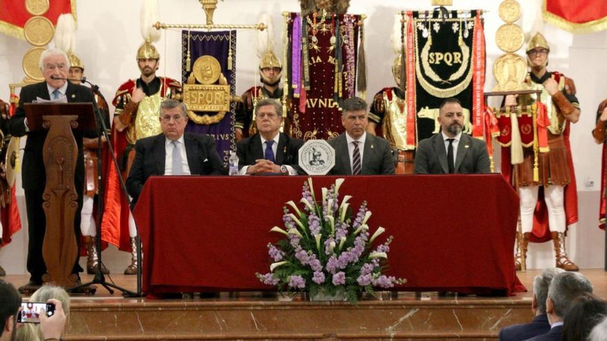 Francisco Criado (de pie), Alfredo Dagnino, Federico Trillo, Rafael Llamas y Rafael Cabello, en San Juan de Dios.